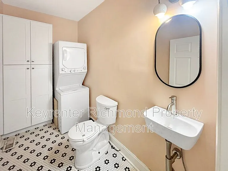 2220 E Marshall St — Photo 7