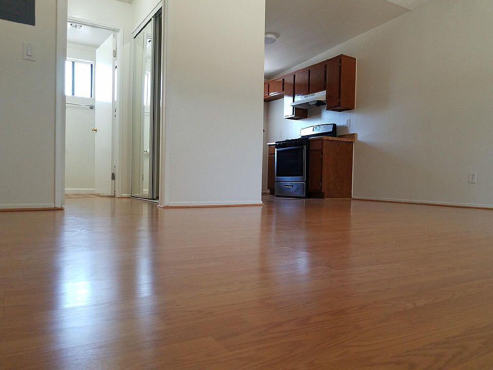 1st image of 7424 Radford Ave APT 103