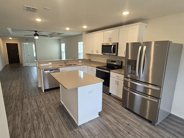 1121 Waggoner Dr — Photo 11