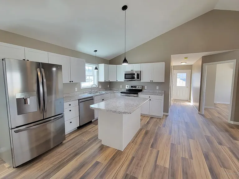 19 Clearwater Ave — Photo 7