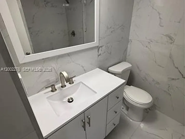 5700 Collins Ave #15H — Photo 17