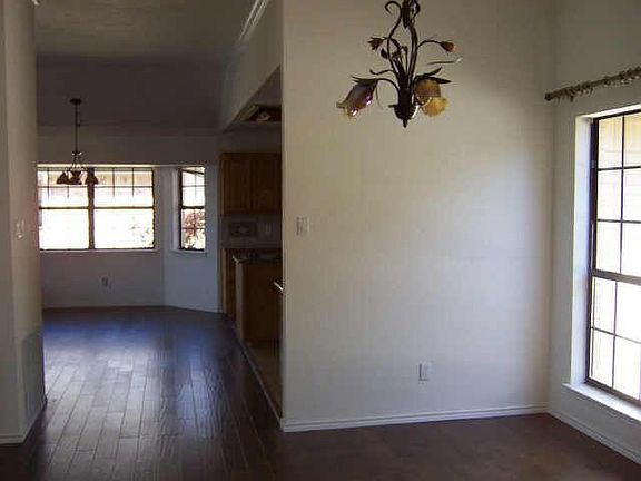 4th image of 4209 Crescent Dr