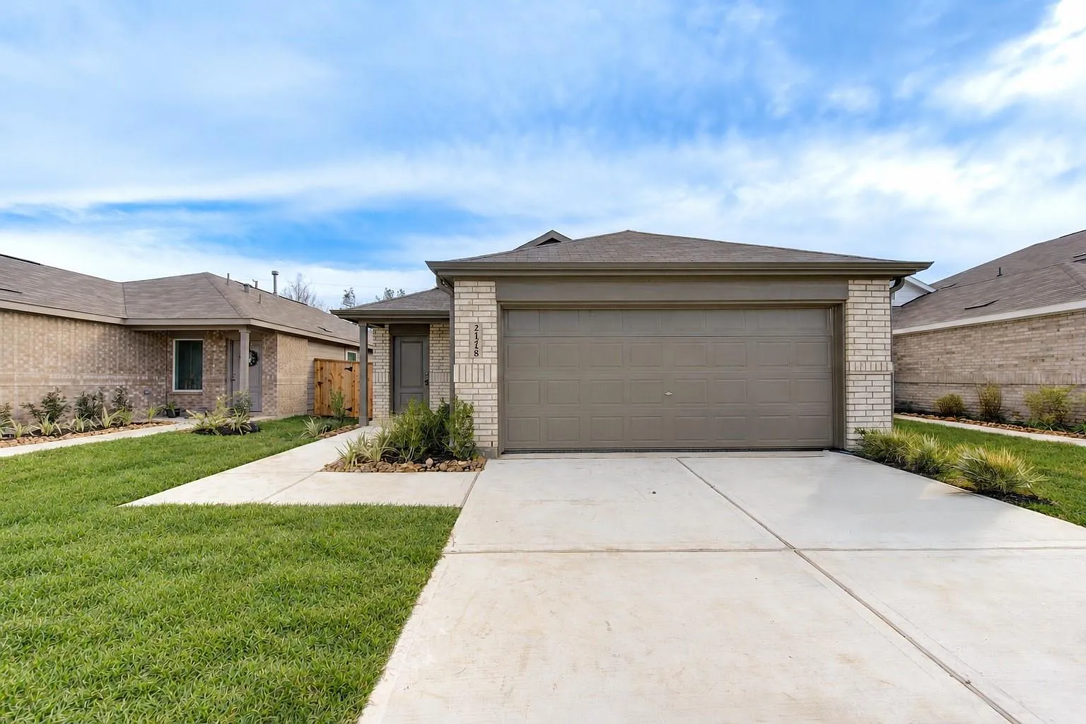 4 bed, 2.0 bath, 1558 sqft, $1,850 — Photo 1