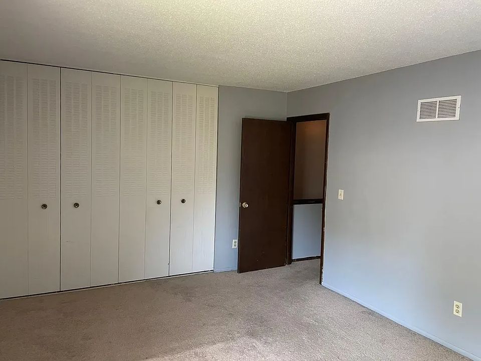 2nd image of 2361 Dorland Ln