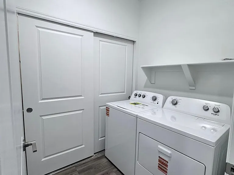 6857 Huddersfield Ln — Photo 33