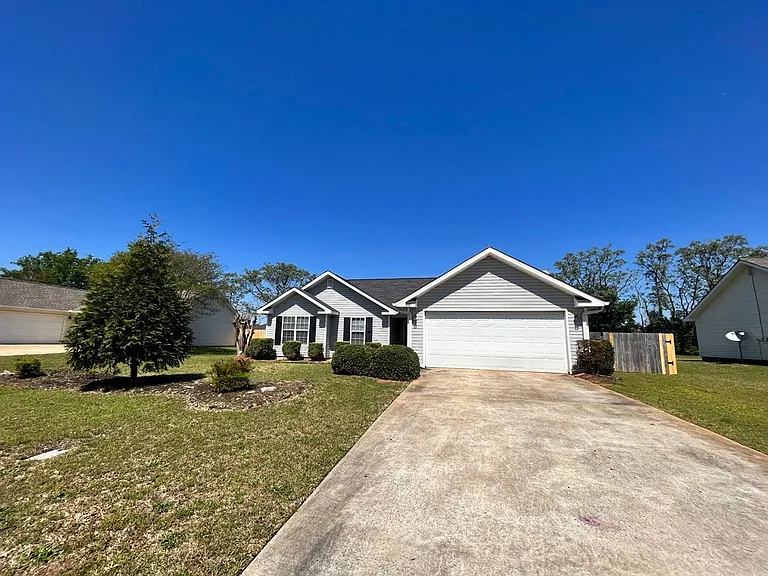 111 Grindstaff Dr — Photo 2