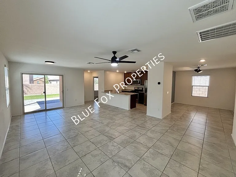 8823 E Stone Meadow Cir — Photo 3