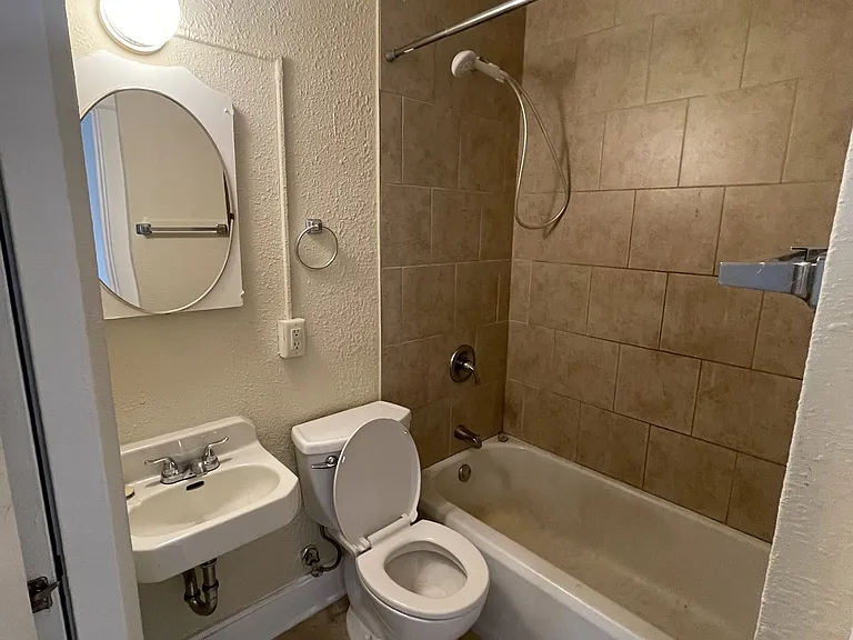 970 Reaney Ave E #3 — Photo 8