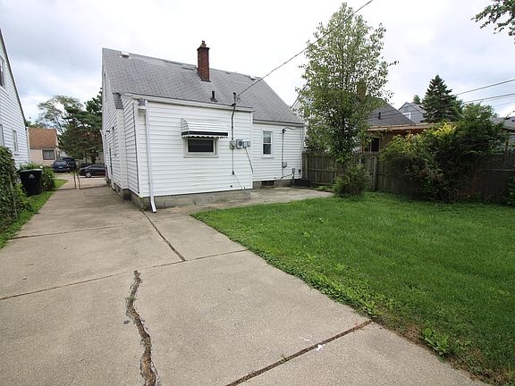 3rd image of 26095 Pattow St