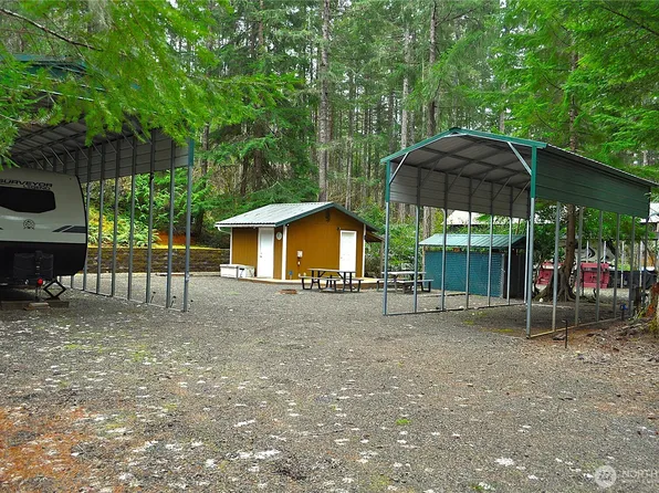 210 N Dow Creek Drive, Hoodsport, WA 98548