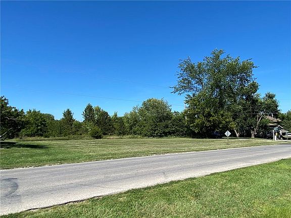 5th image of 1 Basswood Ln