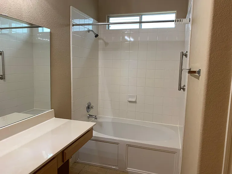 2044 Amur Dr — Photo 13