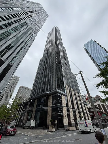 11 Yorkville Ave #5006 Photo 1