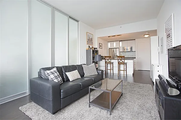 Sold by R New York | media 2
