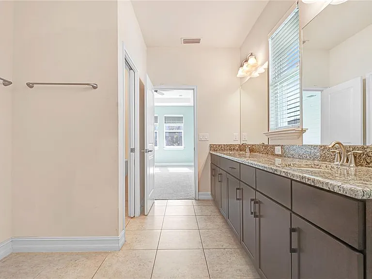 16325 Hyde Manor Dr — Photo 15