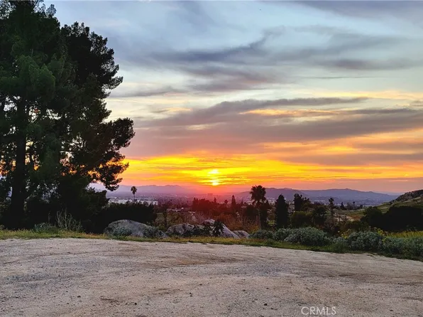 2935 Galaxie Heights Rd, Riverside, CA 92507
