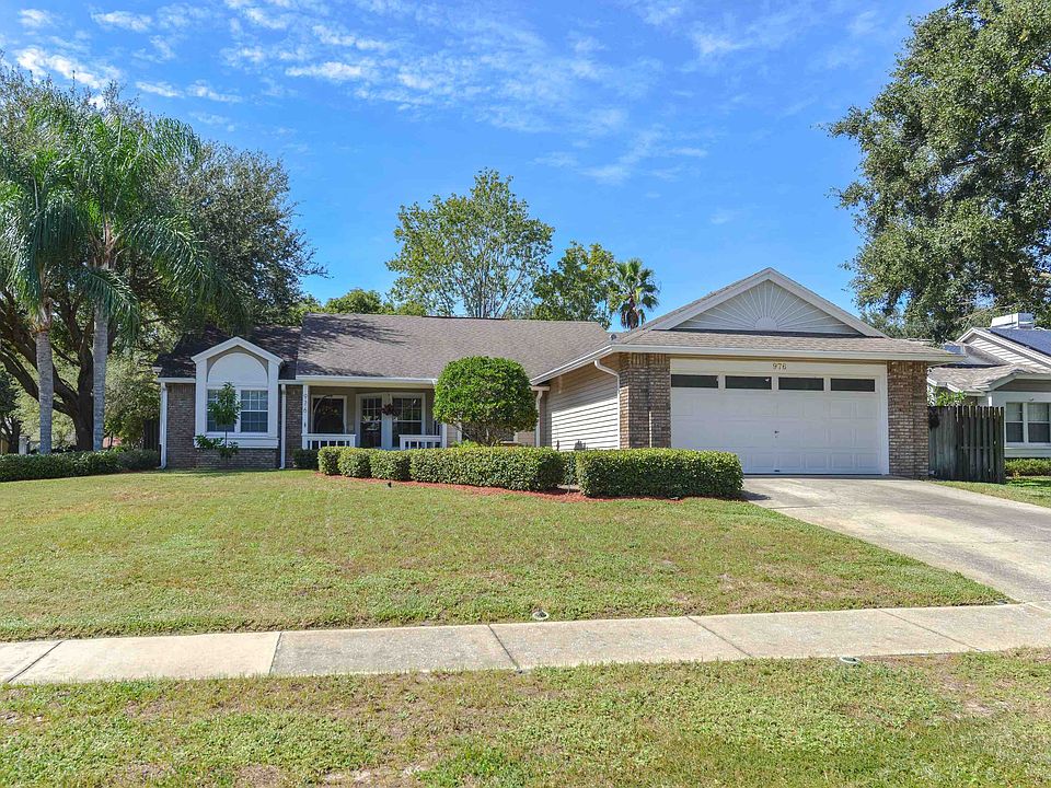 1st image of 976 Edgehill Dr