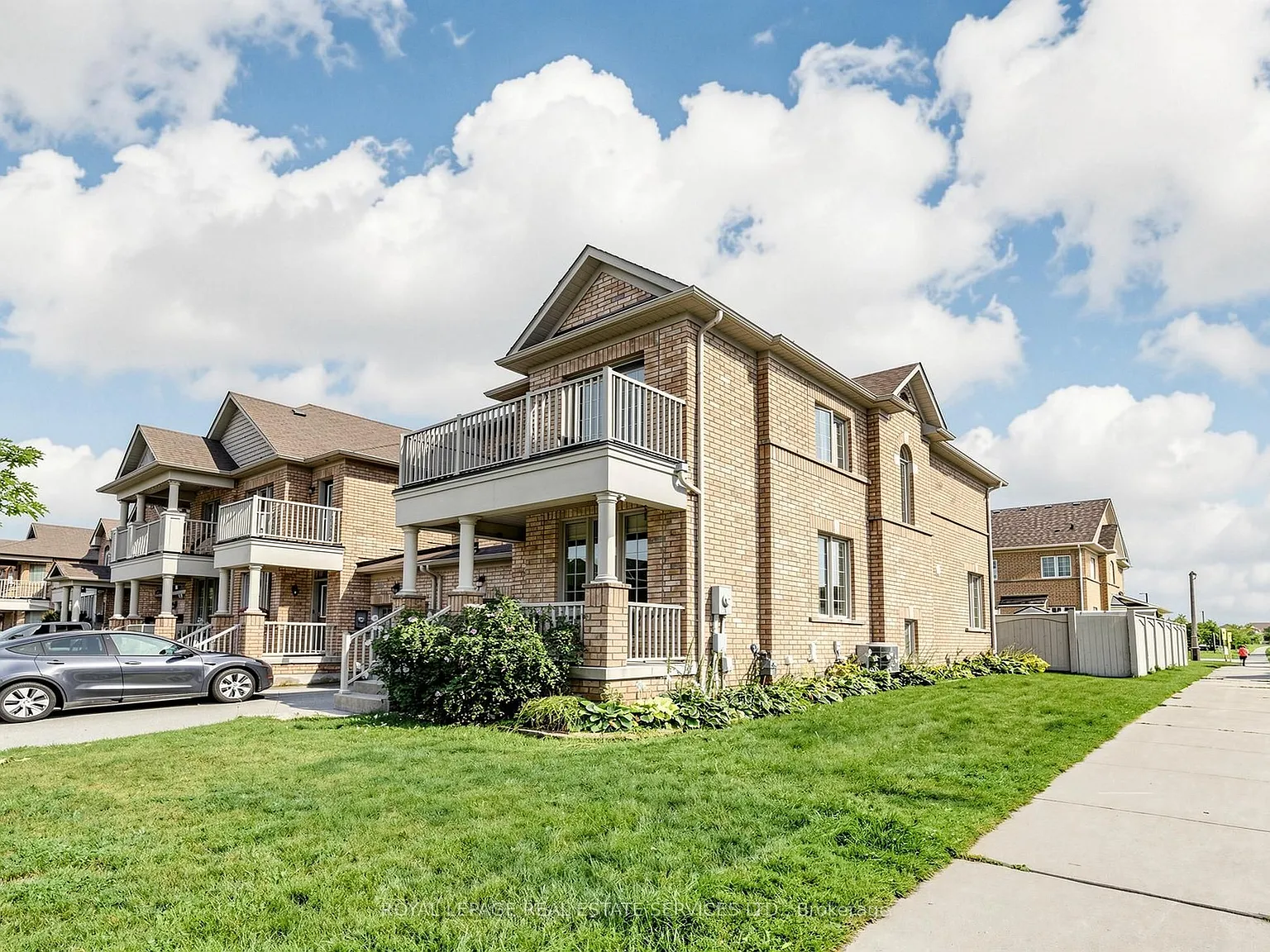 4 bed, $3,300 — Photo 2