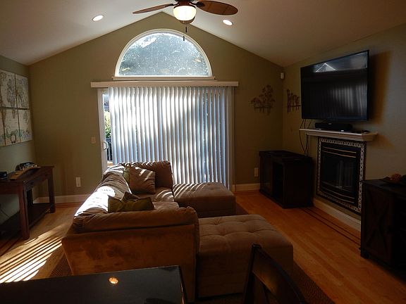 Livingroom main house