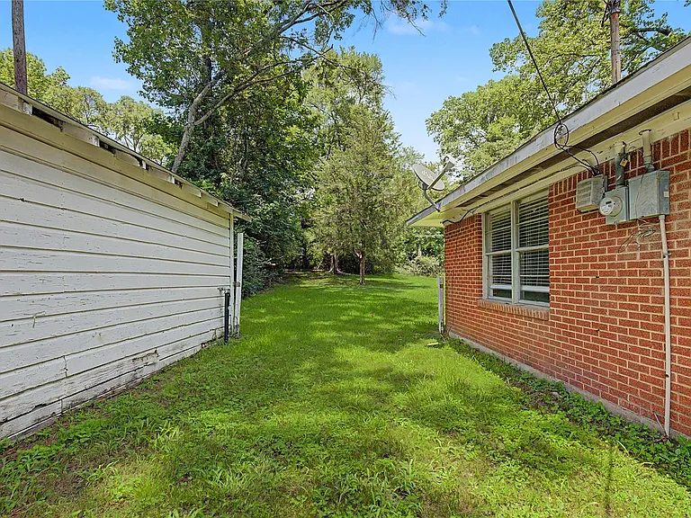 802 Cline St — Photo 21