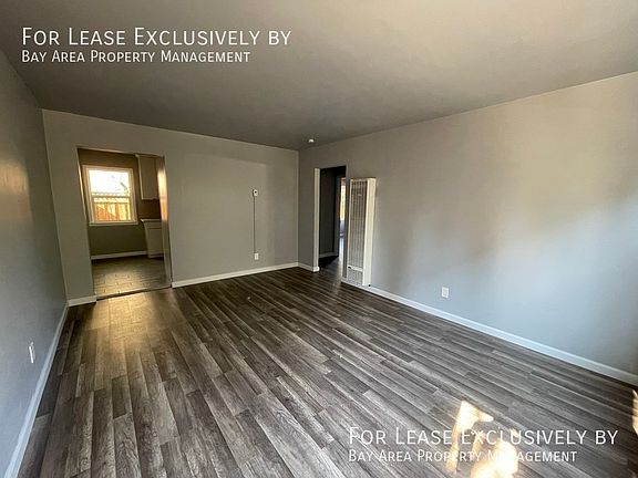 3rd image of 939 Grand St