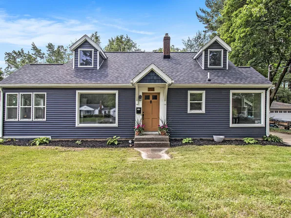 711 Ashley Dr, Kalamazoo, MI 49048