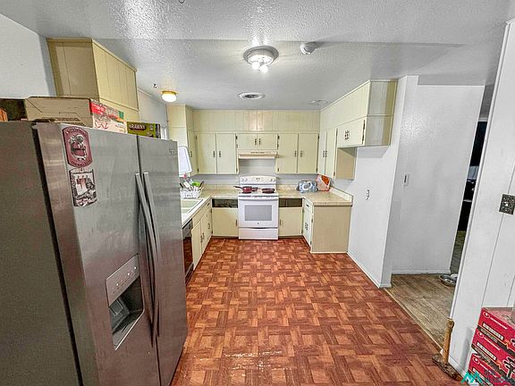 5th image of 1820 N Chama Dr