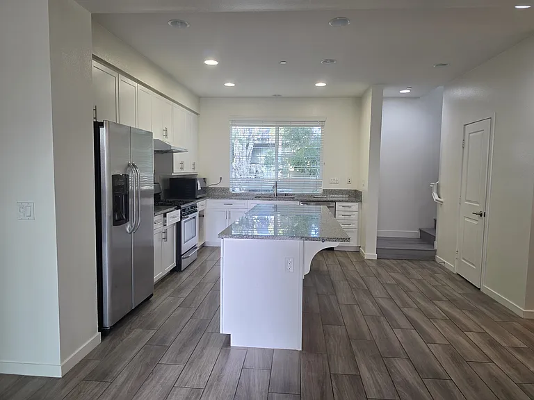 11333 Zapata Ave #26 — Photo 32
