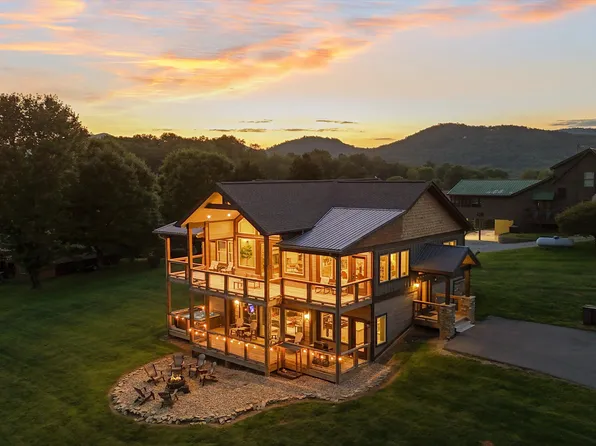 3598 Sugar Tree Dr, Sevierville, TN 37862