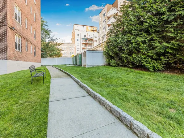 3725 Henry Hudson Parkway West image 23 of 27