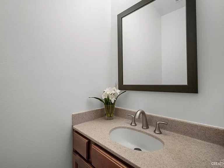 320 N Wright St — Photo 17