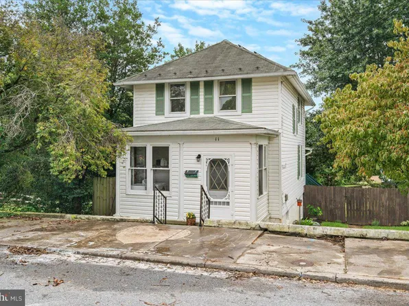11 E H St, Brunswick, MD 21716