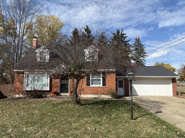 449 Westfield Dr NW, Comstock Park, MI 49321