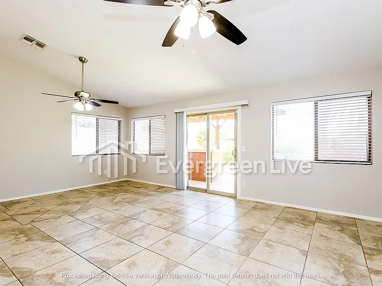 30587 N Royal Oak Way — Photo 4