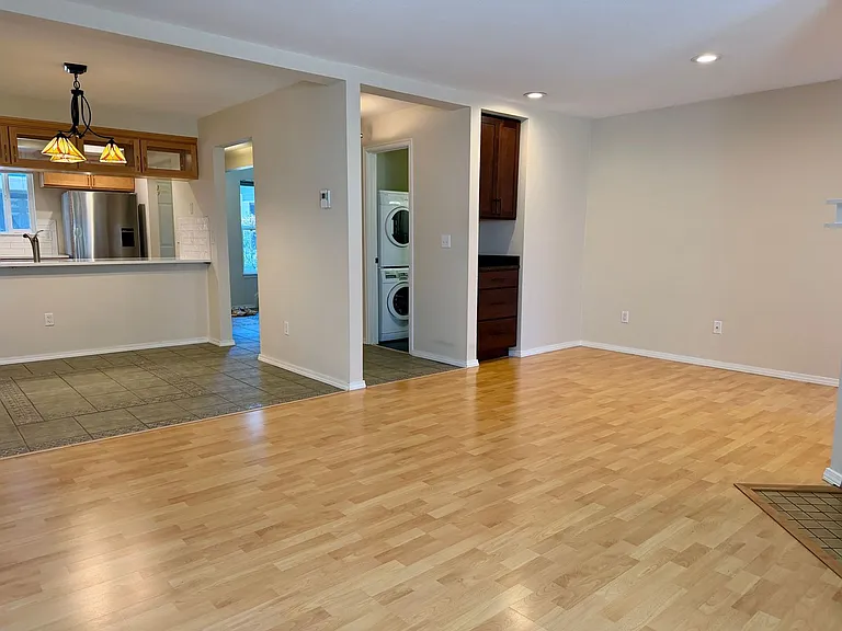 10001 NE 12th St #116 — Photo 11