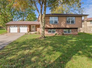 334 Killdeer Rd, Bloomingdale, IL 60108