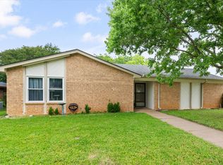 709 Prairieview Dr, Mansfield, TX 76063