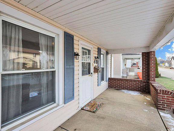 5th image of 49 E Channel St