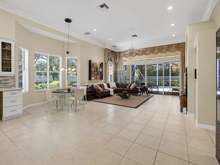 1048 Diamond Head Way — Photo 12