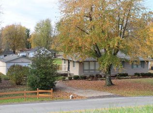 10502 W Manslick Rd, Fairdale, KY 40118