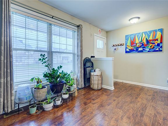 4th image of 15 Brookscrest Way