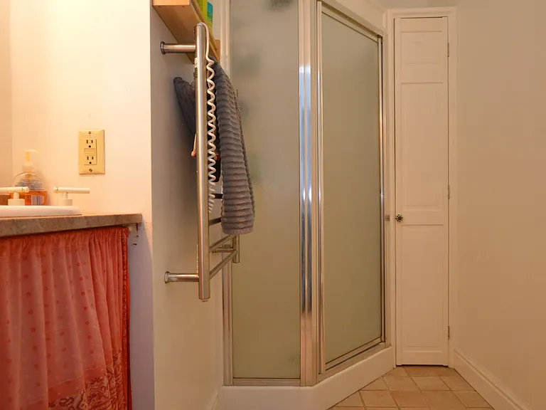 717 Copeland St — Photo 17