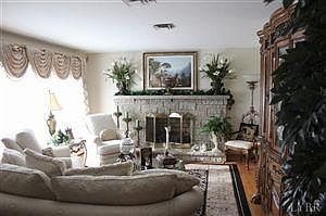 3rd image of 700 Sandusky Dr