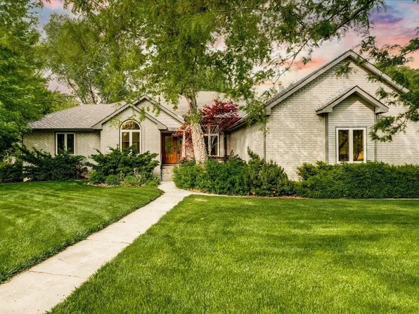 1217 N Hickory Creek Ct, Wichita, KS 67235