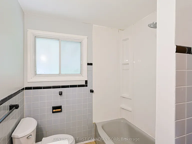 268 Burlington Cres #UPPER — Photo 23