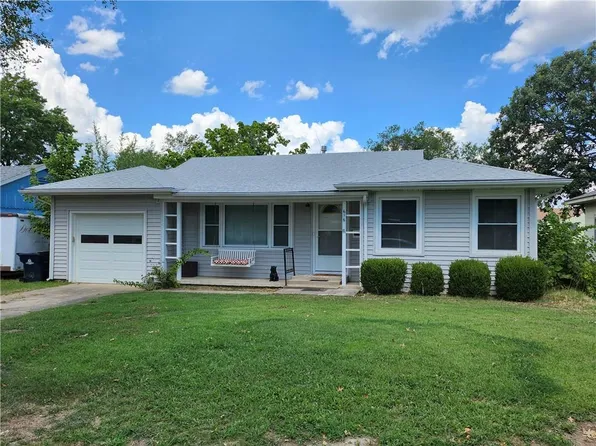 616 W Beech St, Independence, KS 67301