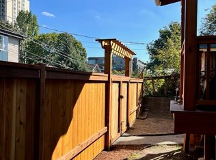 4724 7th Ave NE UNIT B, Seattle, WA 98105