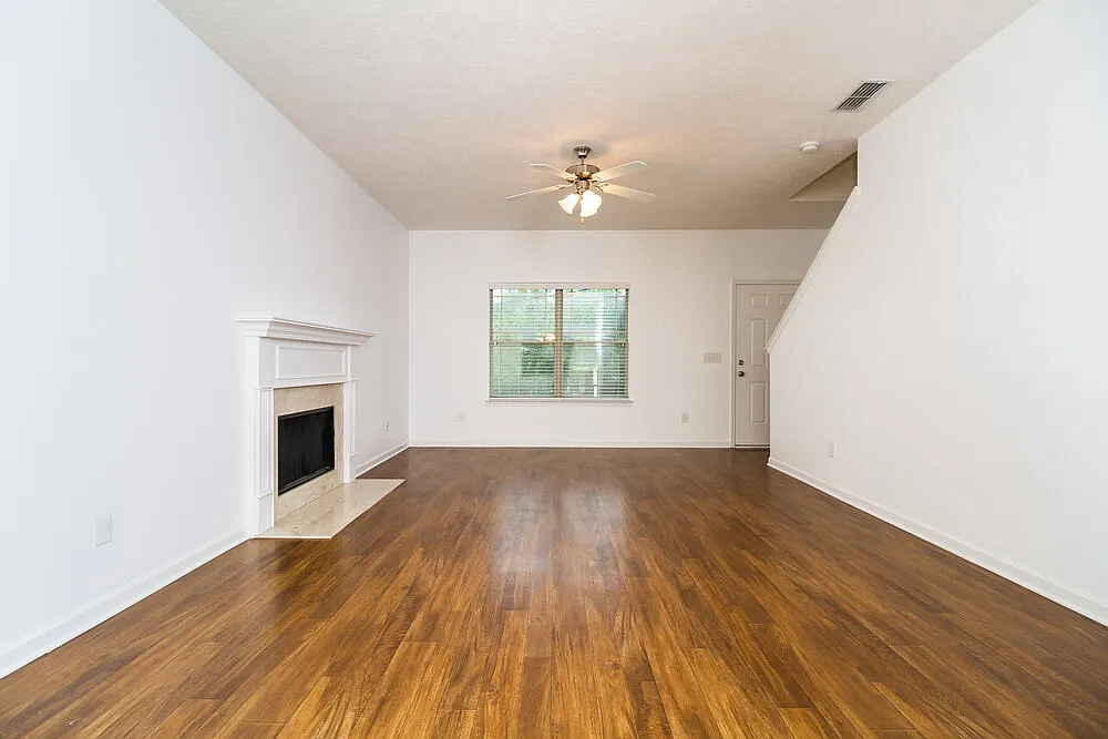 Building Photo - 1096 Shire Dr