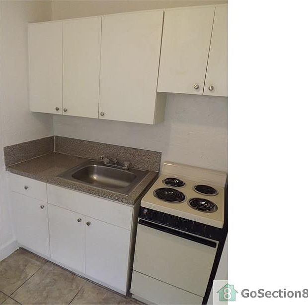 1st image of 225 NW 16th St APT 5