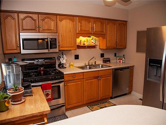 2nd image of 502 Manor Gate Ln